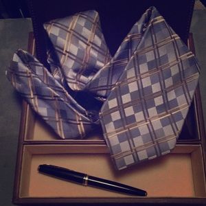 Textured blue on blue with gold accents tie 👔